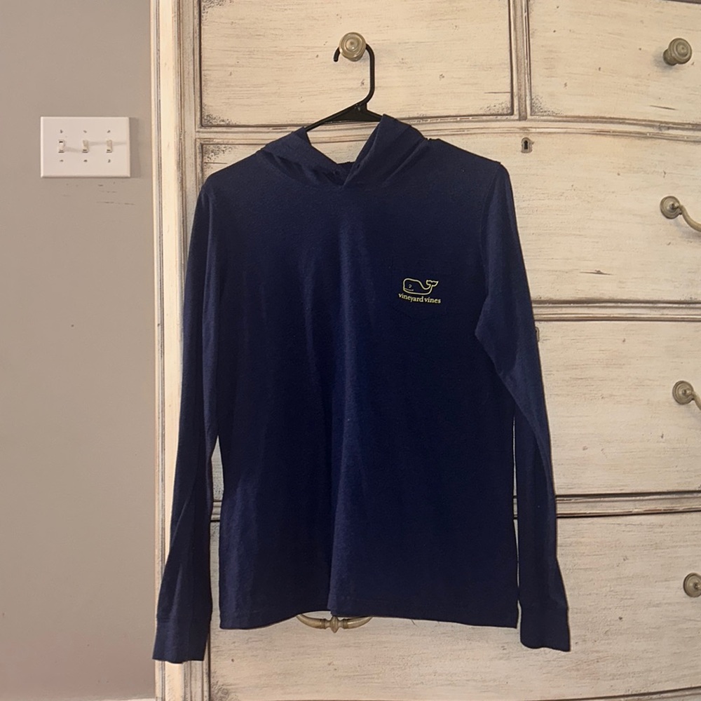 Dark blue Long-sleeved Vinyard Vines Shirt with hood.